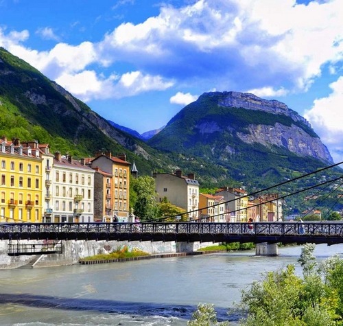 Campsite Grenoble In France Camping Qualité